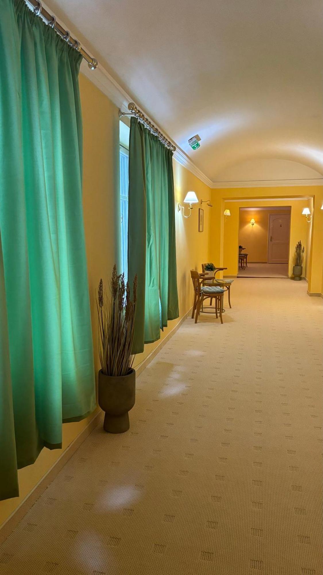Korona Hotel Nyíregyháza Zewnętrze zdjęcie