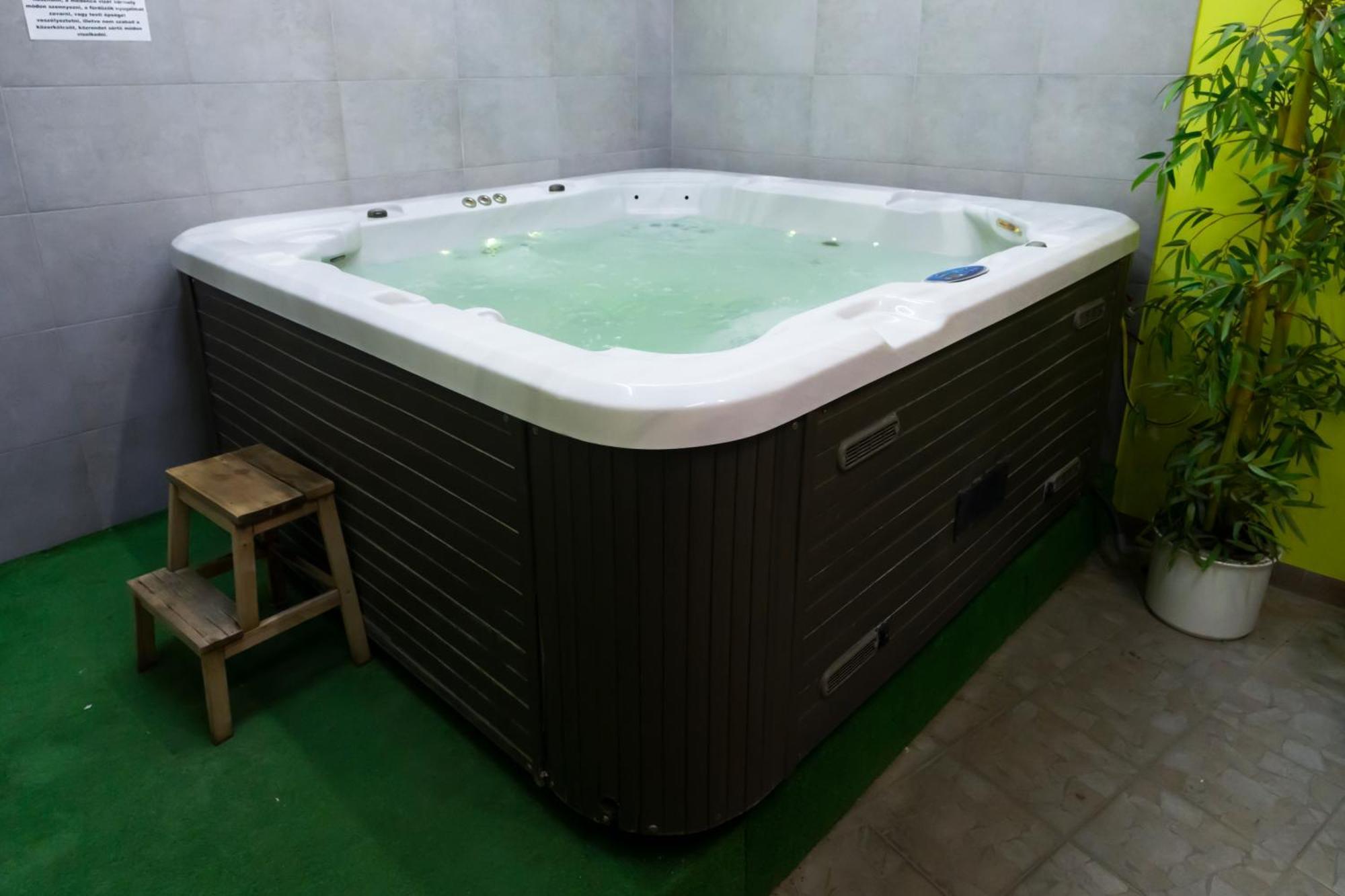 Korona Hotel Nyíregyháza Zewnętrze zdjęcie