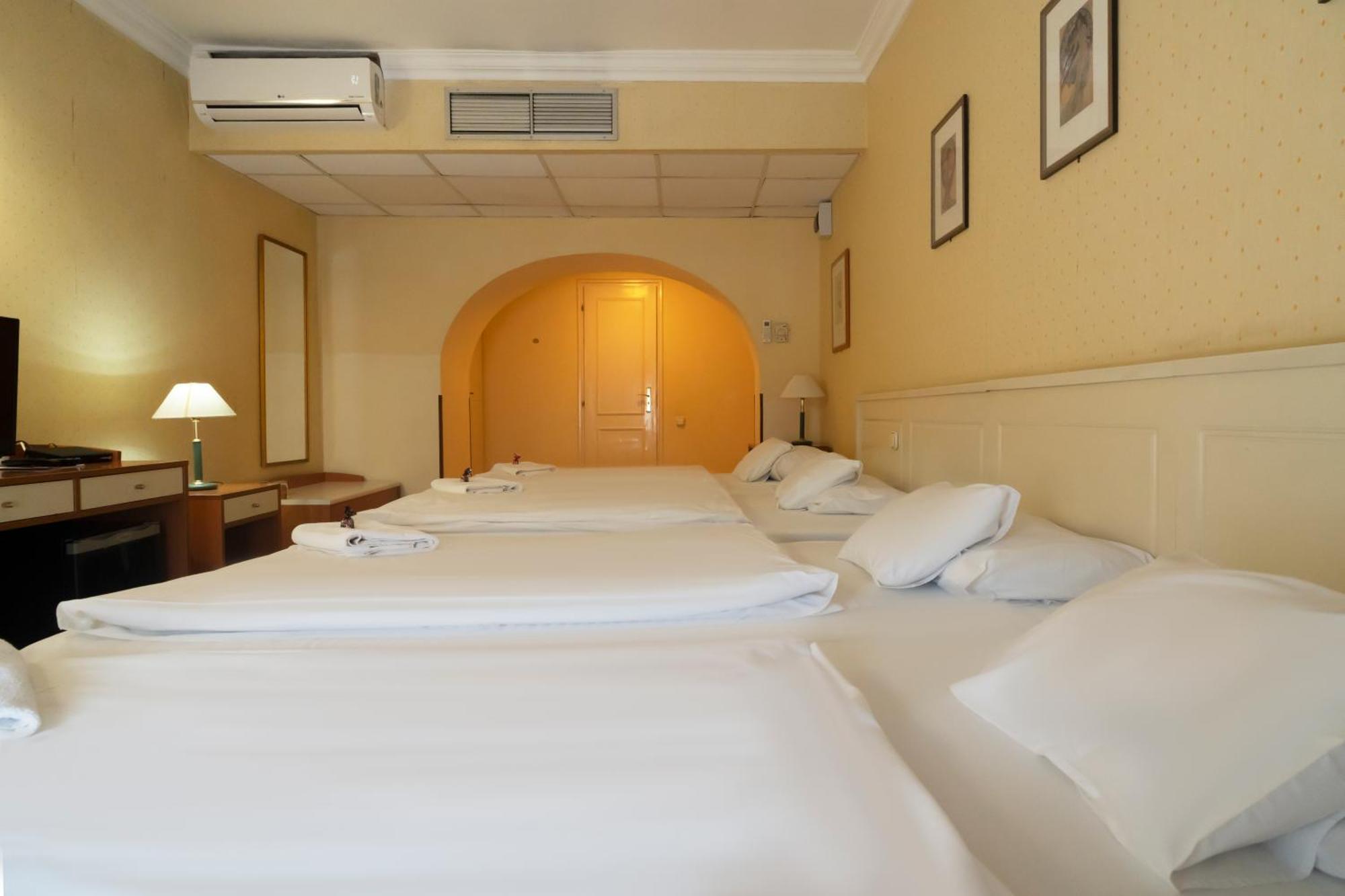 Korona Hotel Nyíregyháza Zewnętrze zdjęcie