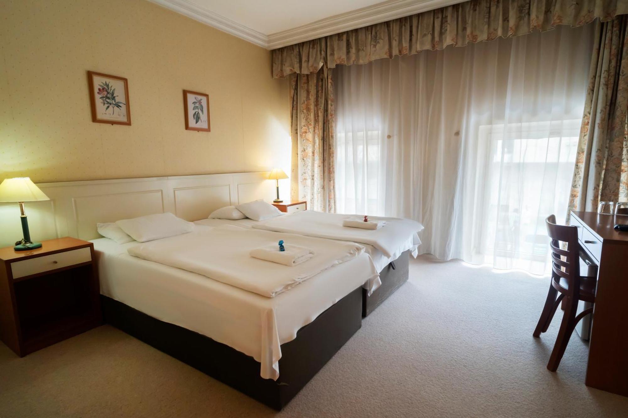 Korona Hotel Nyíregyháza Zewnętrze zdjęcie