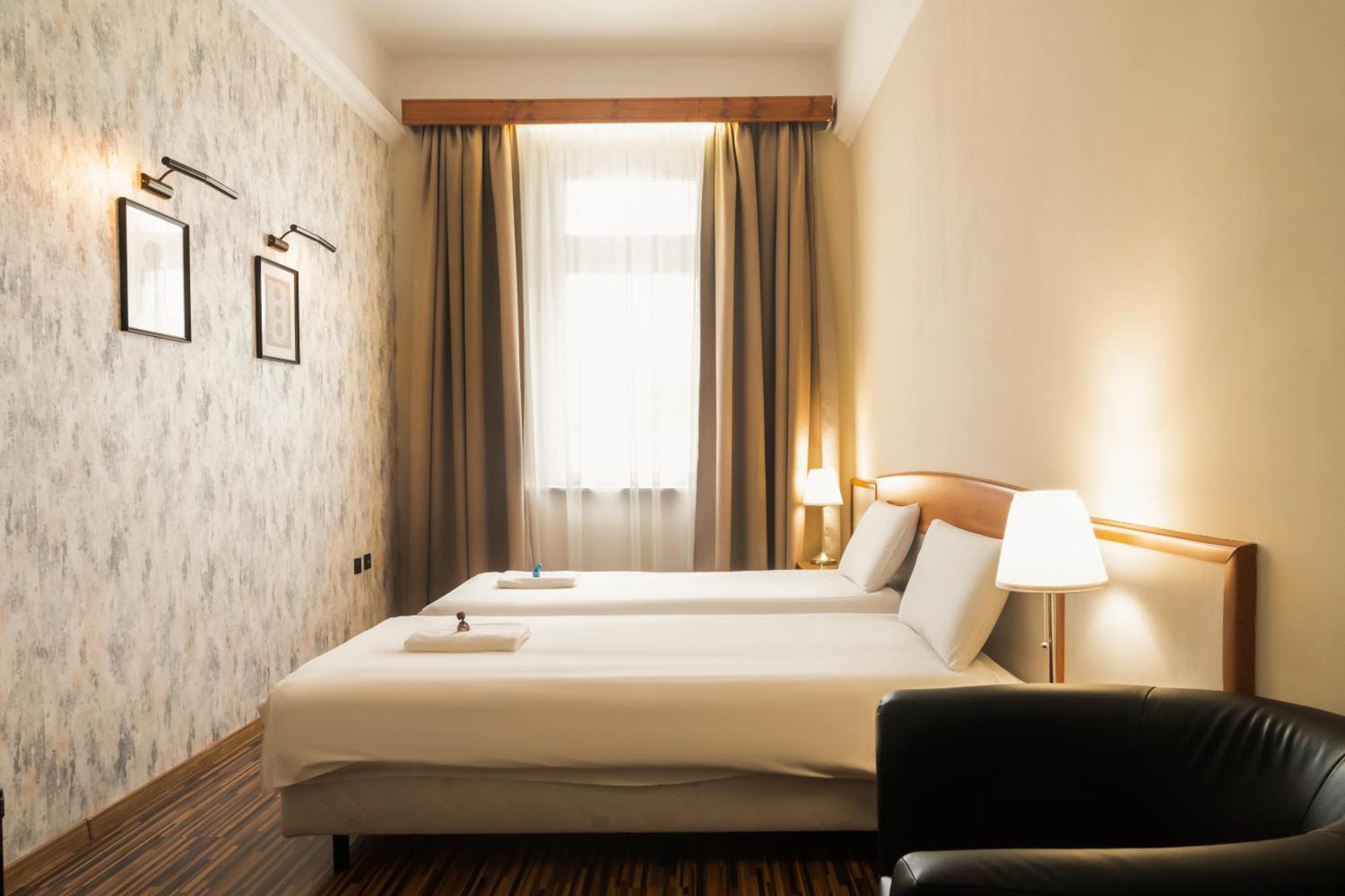 Korona Hotel Nyíregyháza Zewnętrze zdjęcie