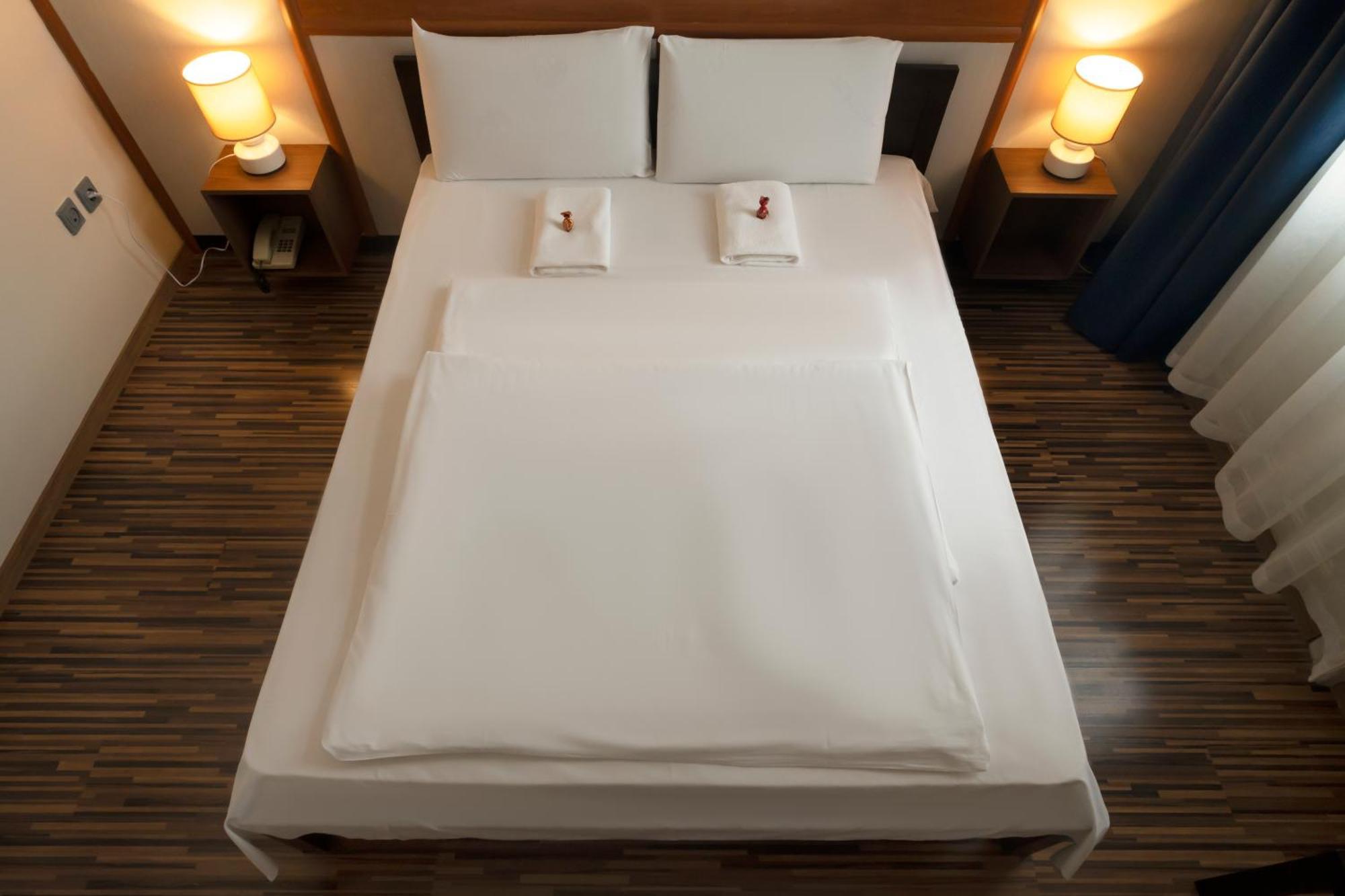 Korona Hotel Nyíregyháza Zewnętrze zdjęcie