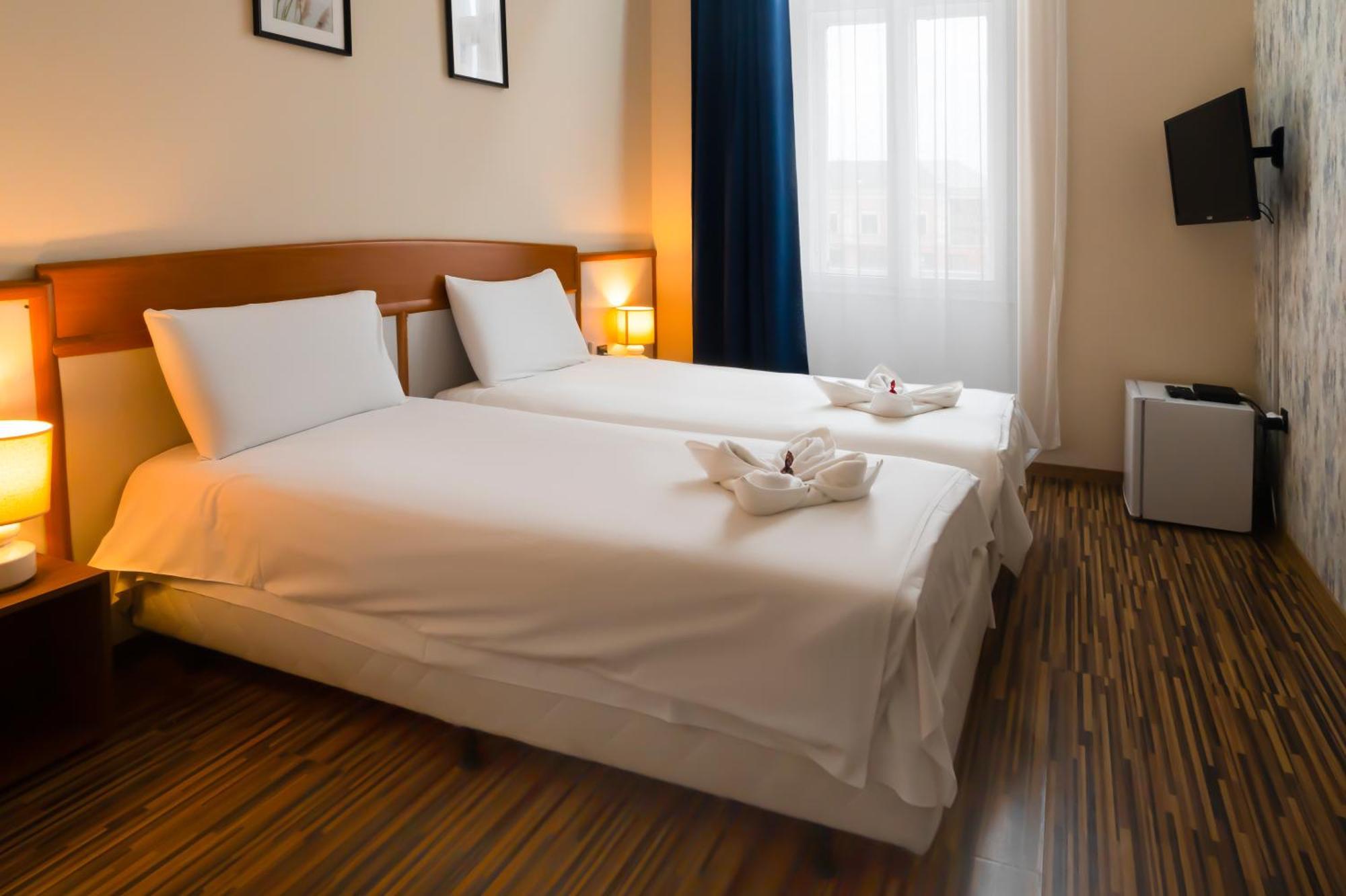 Korona Hotel Nyíregyháza Zewnętrze zdjęcie