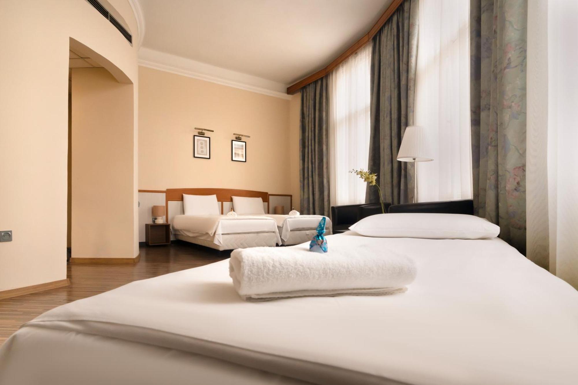 Korona Hotel Nyíregyháza Zewnętrze zdjęcie