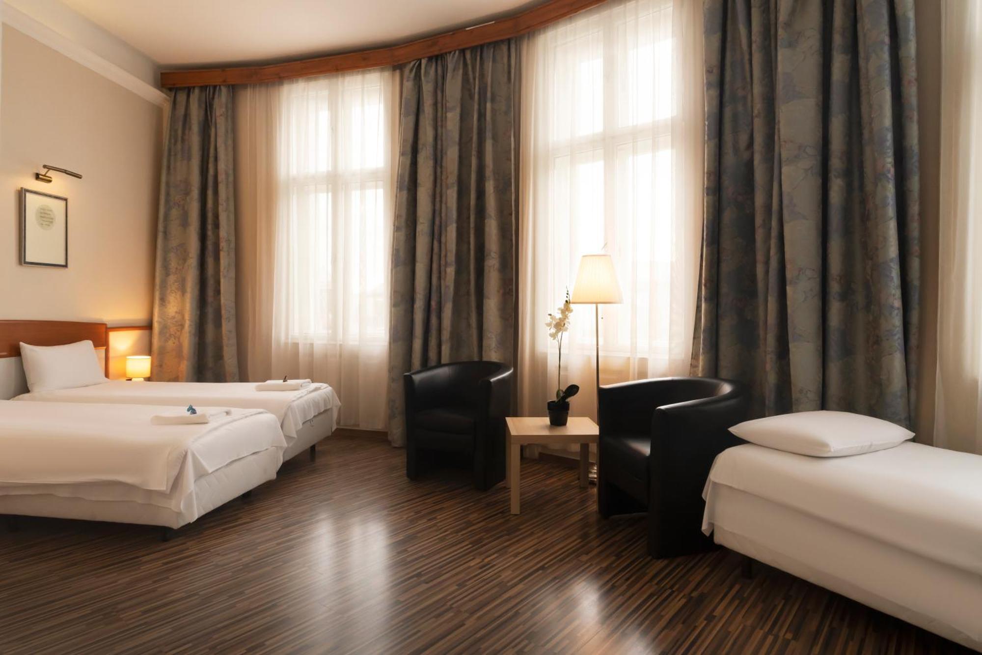 Korona Hotel Nyíregyháza Zewnętrze zdjęcie