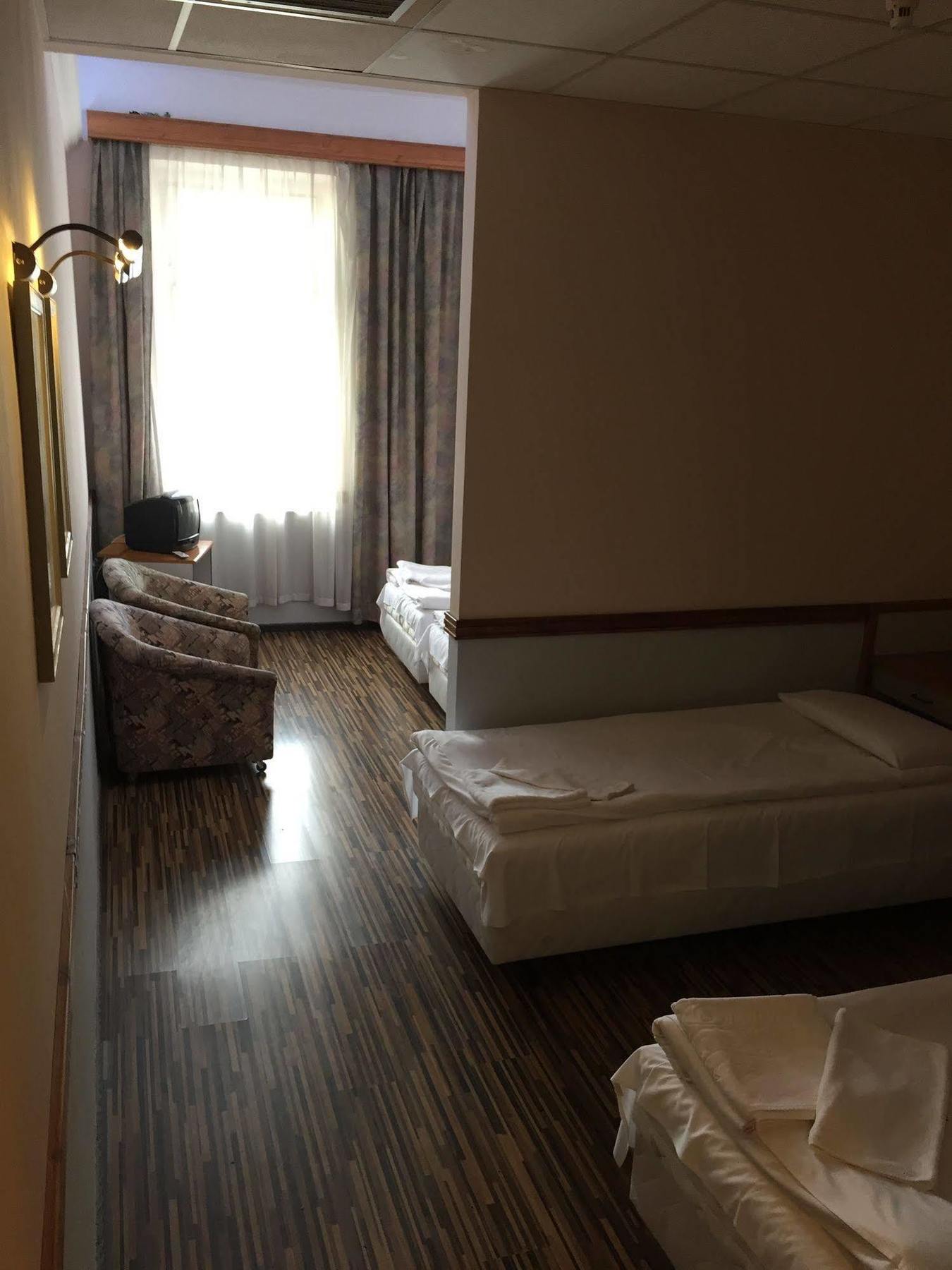 Korona Hotel Nyíregyháza Zewnętrze zdjęcie