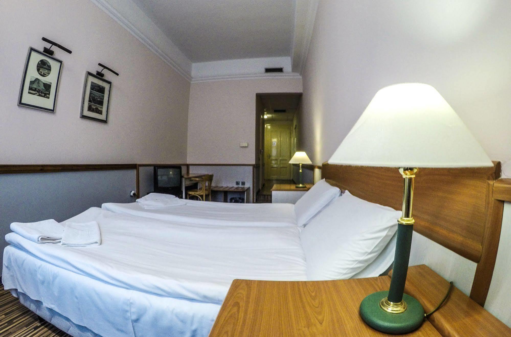 Korona Hotel Nyíregyháza Zewnętrze zdjęcie