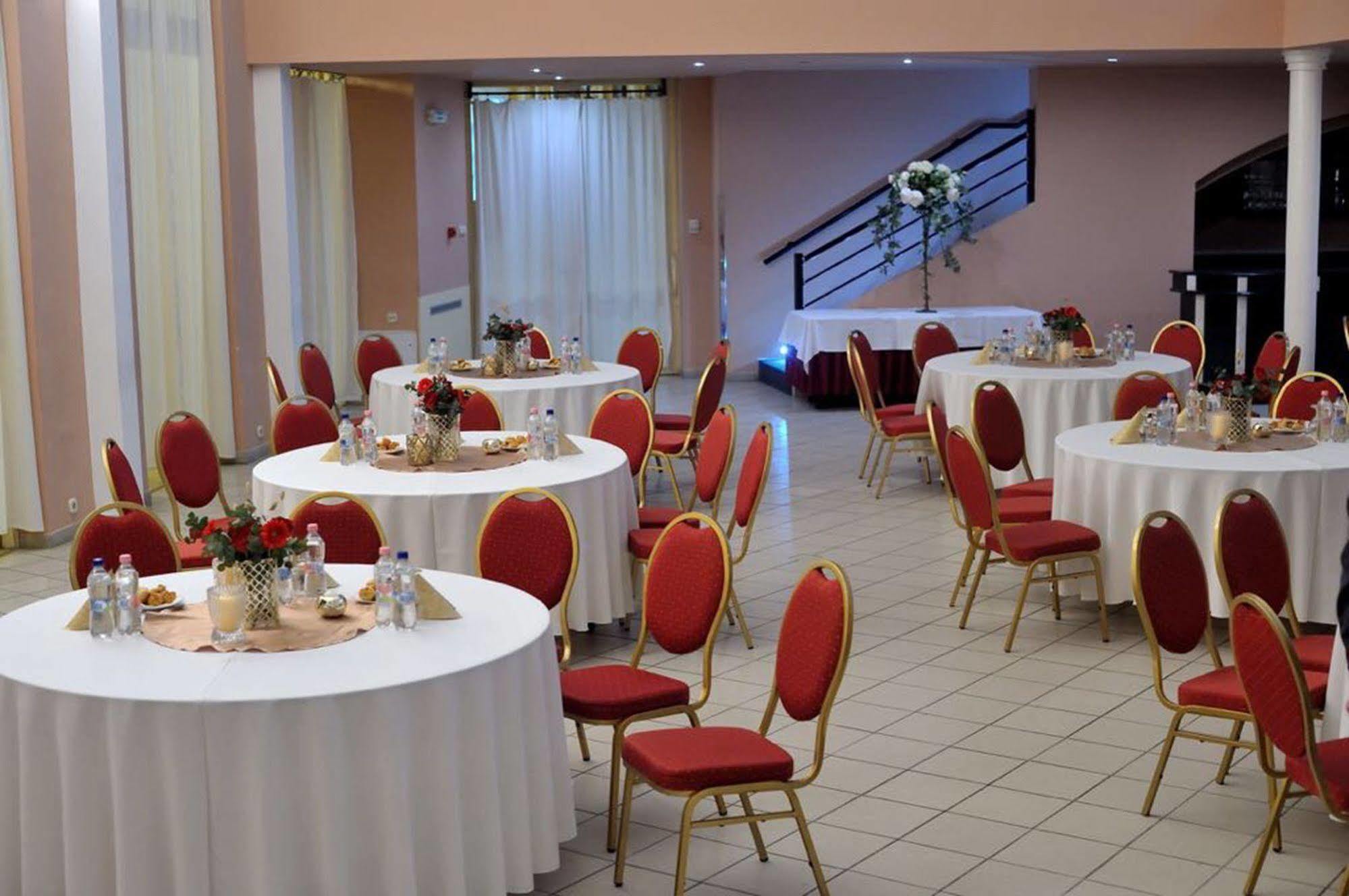 Korona Hotel Nyíregyháza Zewnętrze zdjęcie
