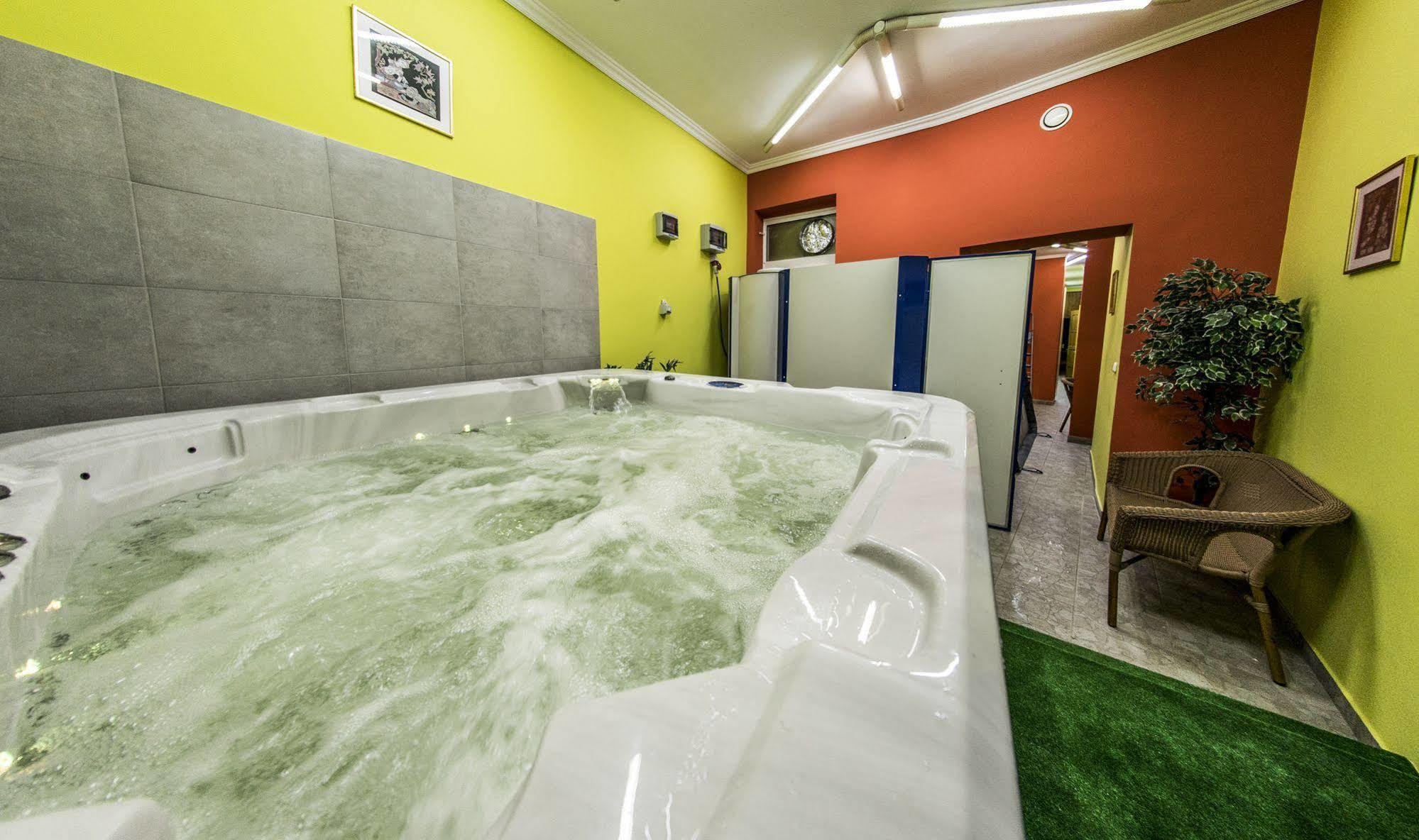 Korona Hotel Nyíregyháza Zewnętrze zdjęcie