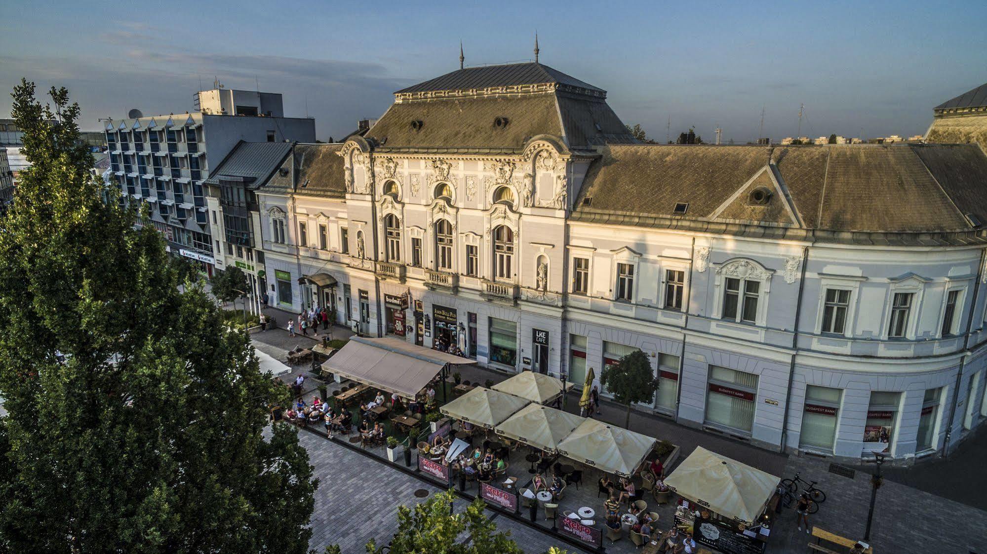 Korona Hotel Nyíregyháza Zewnętrze zdjęcie