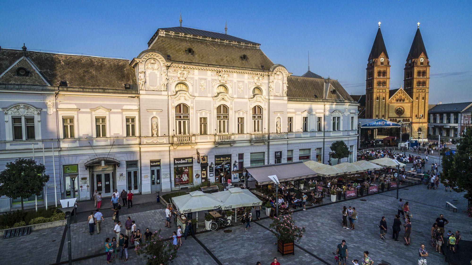 Korona Hotel Nyíregyháza Zewnętrze zdjęcie